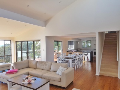 Open floor plan from living area to kitchen