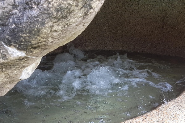 Bubbling water in the pool’s spa cove